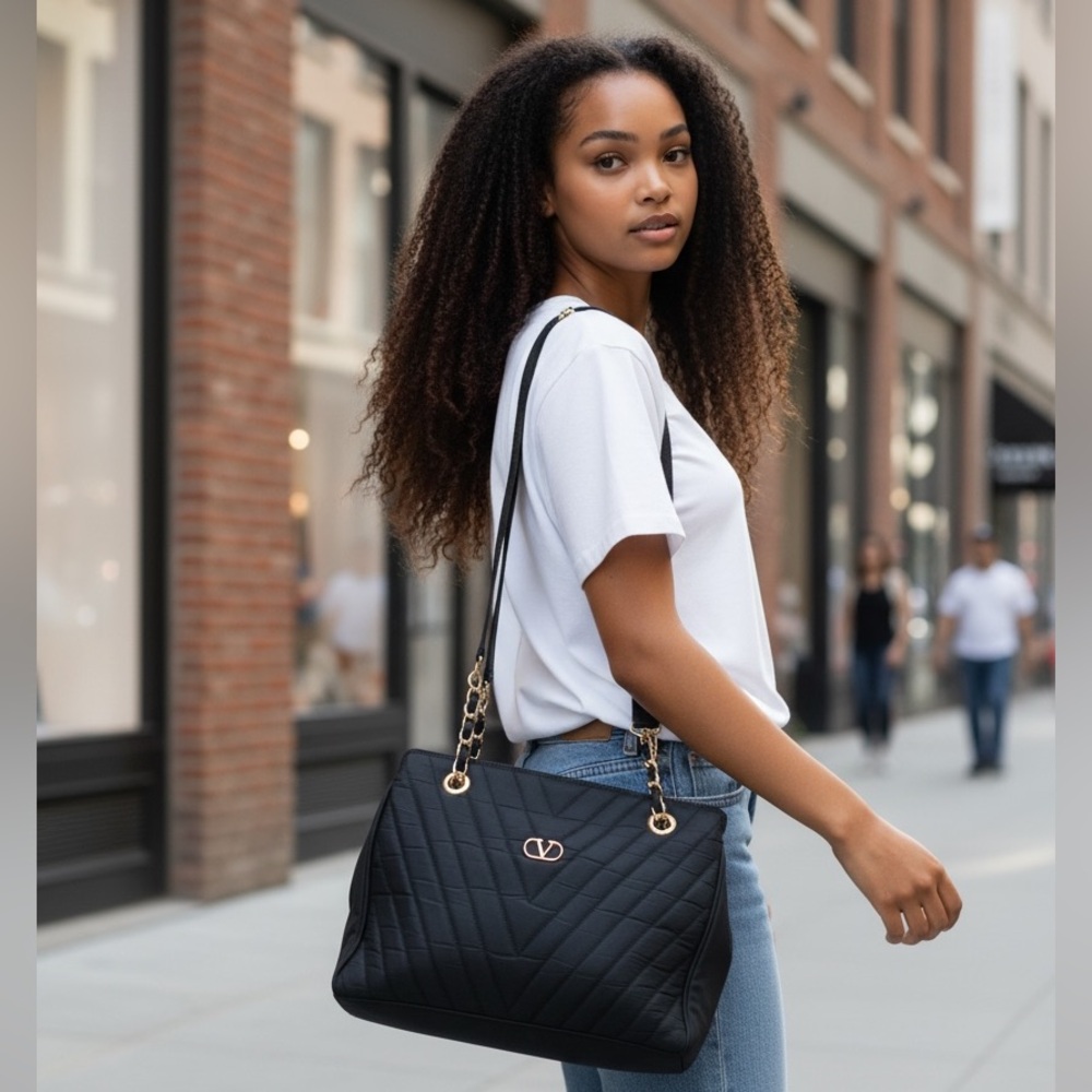 VALENTINO GARAVANI Black Quilted Shoulder Bag